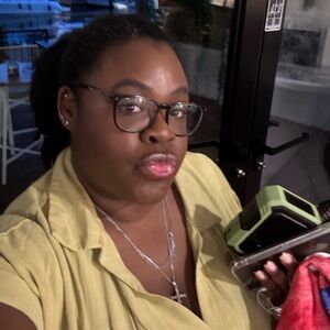 Meet your Posher, Jasmire